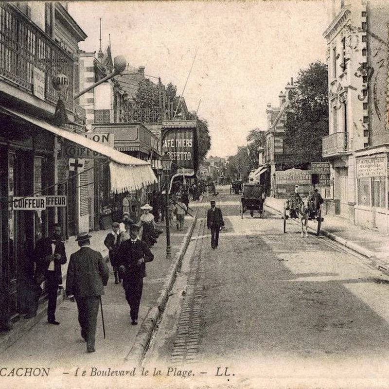 Carte postale ancienne du boulevard de la Plage à Arcachon