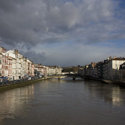 Quais de la Nive