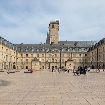 Palais des ducs et des États